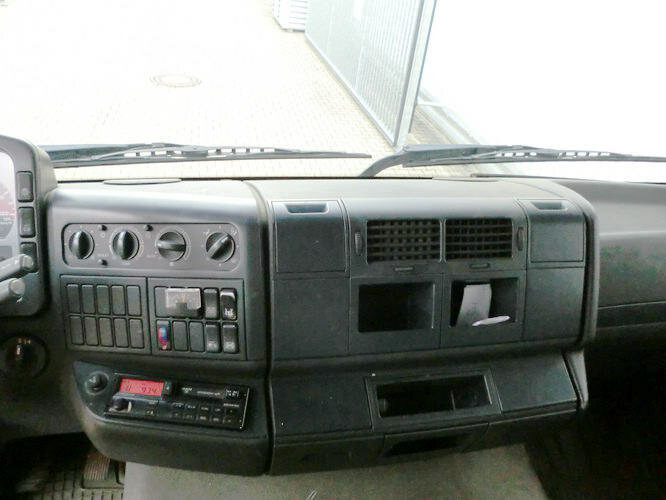 Camion grue, Camion plateau MAN TGA 18.360 4x2 TGA 18.360 4x2, Baustoff, Kran ATLAS 125.1: photos 12 Camion grue, Camion plateau MAN TGA 18.360 4x2 TGA 18.360 4x2, Baustoff, Kran ATLAS 125.1: photos 12