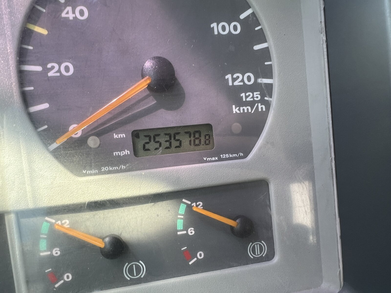 MAN TGA 26.363/410 6x4 BB TGA 26.363/410 6x4 BB, 2-S-Alukipper - Camion benne, Camion grue: photos 4 MAN TGA 26.363/410 6x4 BB TGA 26.363/410 6x4 BB, 2-S-Alukipper - Camion benne, Camion grue: photos 4