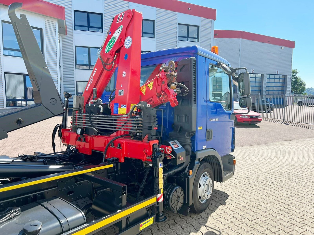 Camion ampliroll, Camion grue MAN TGL 12.180/210 4x2 BB TGL 12.180/210 4x2 BB, City-Abroller, Kran AMCO VEBA 807N2S: photos 10