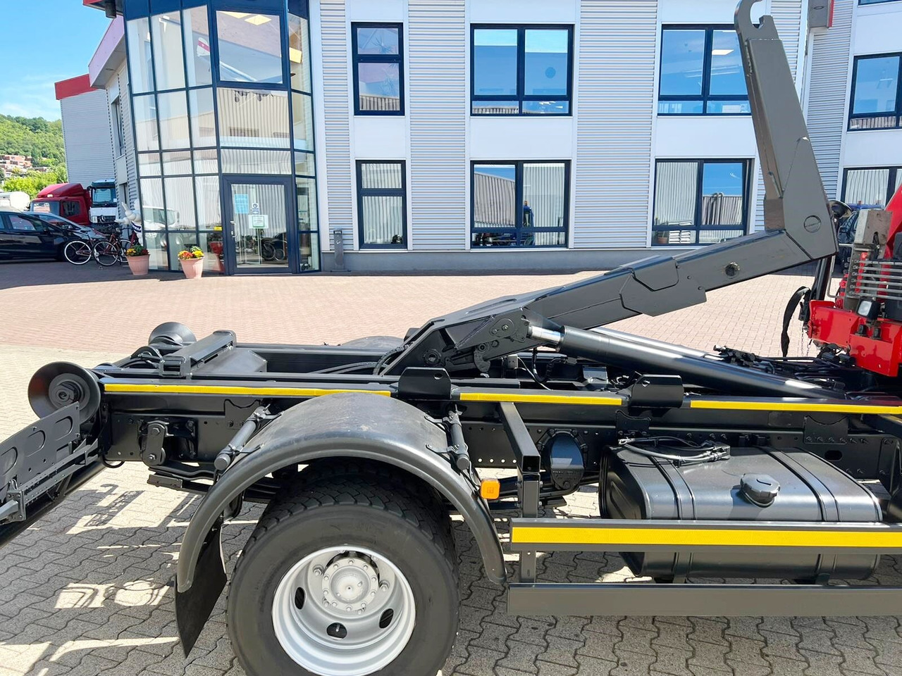 Camion ampliroll, Camion grue MAN TGL 12.180/210 4x2 BB TGL 12.180/210 4x2 BB, City-Abroller, Kran AMCO VEBA 807N2S: photos 12