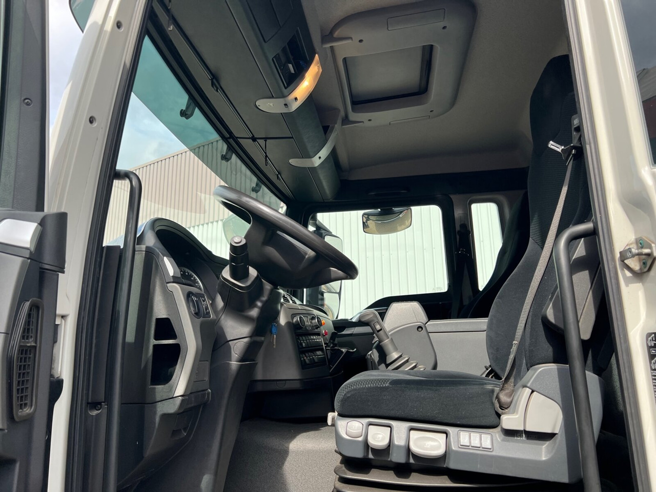 MAN TGS 26.360/400 6x2-4 BL TGS 26.360/400 6x2-4 BL, Lenk-/Lift, Kran Atlas AK 206.3E A5, Funk - Camion grue, Camion plateau: photos 2 MAN TGS 26.360/400 6x2-4 BL TGS 26.360/400 6x2-4 BL, Lenk-/Lift, Kran Atlas AK 206.3E A5, Funk - Camion grue, Camion plateau: photos 2