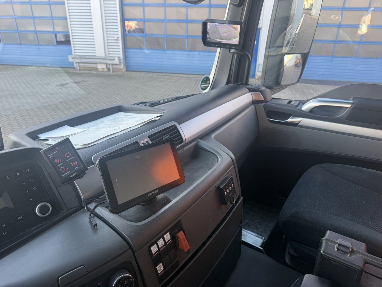 MAN TGS 26.440 6x2-4 BL TGS 26.440 6x2-4 BL, Lenk-/Liftachse, ADR, Esterer Tank ca. 20.340l, 3 Kammern - Camion citerne: photos 5 MAN TGS 26.440 6x2-4 BL TGS 26.440 6x2-4 BL, Lenk-/Liftachse, ADR, Esterer Tank ca. 20.340l, 3 Kammern - Camion citerne: photos 5