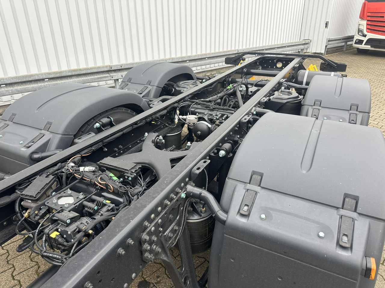 MAN TGS 26.440 6x2-4 LL CH TGS 26.440 6x2-4 LL CH, Lenk-/Liftachse, Navi, LED - Châssis cabine: photos 4 MAN TGS 26.440 6x2-4 LL CH TGS 26.440 6x2-4 LL CH, Lenk-/Liftachse, Navi, LED - Châssis cabine: photos 4