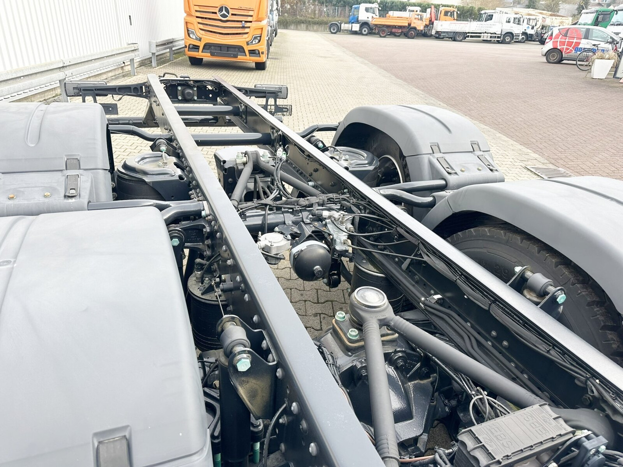 MAN TGS 26.480 6x2-4 LL TGS 26.480 6x2-4 LL, Retarder, Lenk-/Liftachse, Standklima - Châssis cabine: photos 3 MAN TGS 26.480 6x2-4 LL TGS 26.480 6x2-4 LL, Retarder, Lenk-/Liftachse, Standklima - Châssis cabine: photos 3