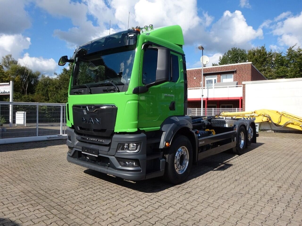MAN TGS 26.520 6x2-2 BL TGS 26.520 6x2-2 BL, Liftachse - Camion ampliroll: photos 1 MAN TGS 26.520 6x2-2 BL TGS 26.520 6x2-2 BL, Liftachse - Camion ampliroll: photos 1