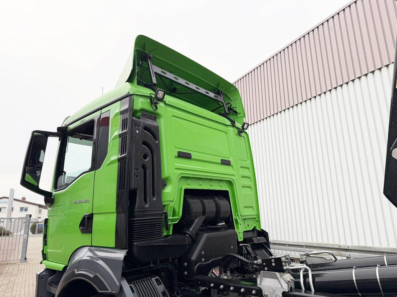 MAN TGS 26.520 6x2-2 BL TGS 26.520 6x2-2 BL, Navi, Liftachse - Camion ampliroll: photos 3 MAN TGS 26.520 6x2-2 BL TGS 26.520 6x2-2 BL, Navi, Liftachse - Camion ampliroll: photos 3