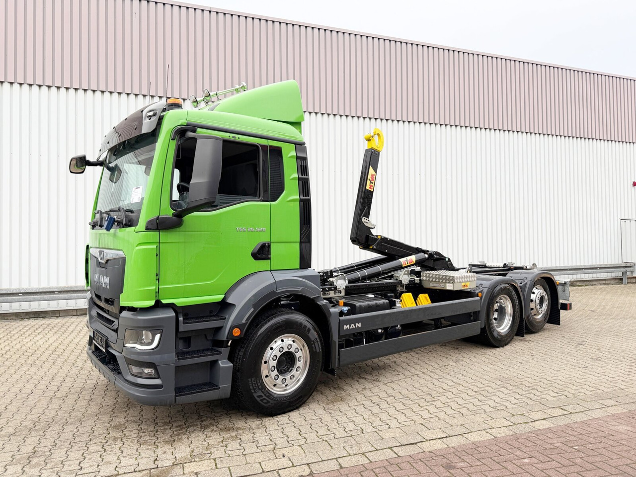 MAN TGS 26.520 6x2-2 BL TGS 26.520 6x2-2 BL, Navi, Liftachse - Camion ampliroll: photos 1 MAN TGS 26.520 6x2-2 BL TGS 26.520 6x2-2 BL, Navi, Liftachse - Camion ampliroll: photos 1