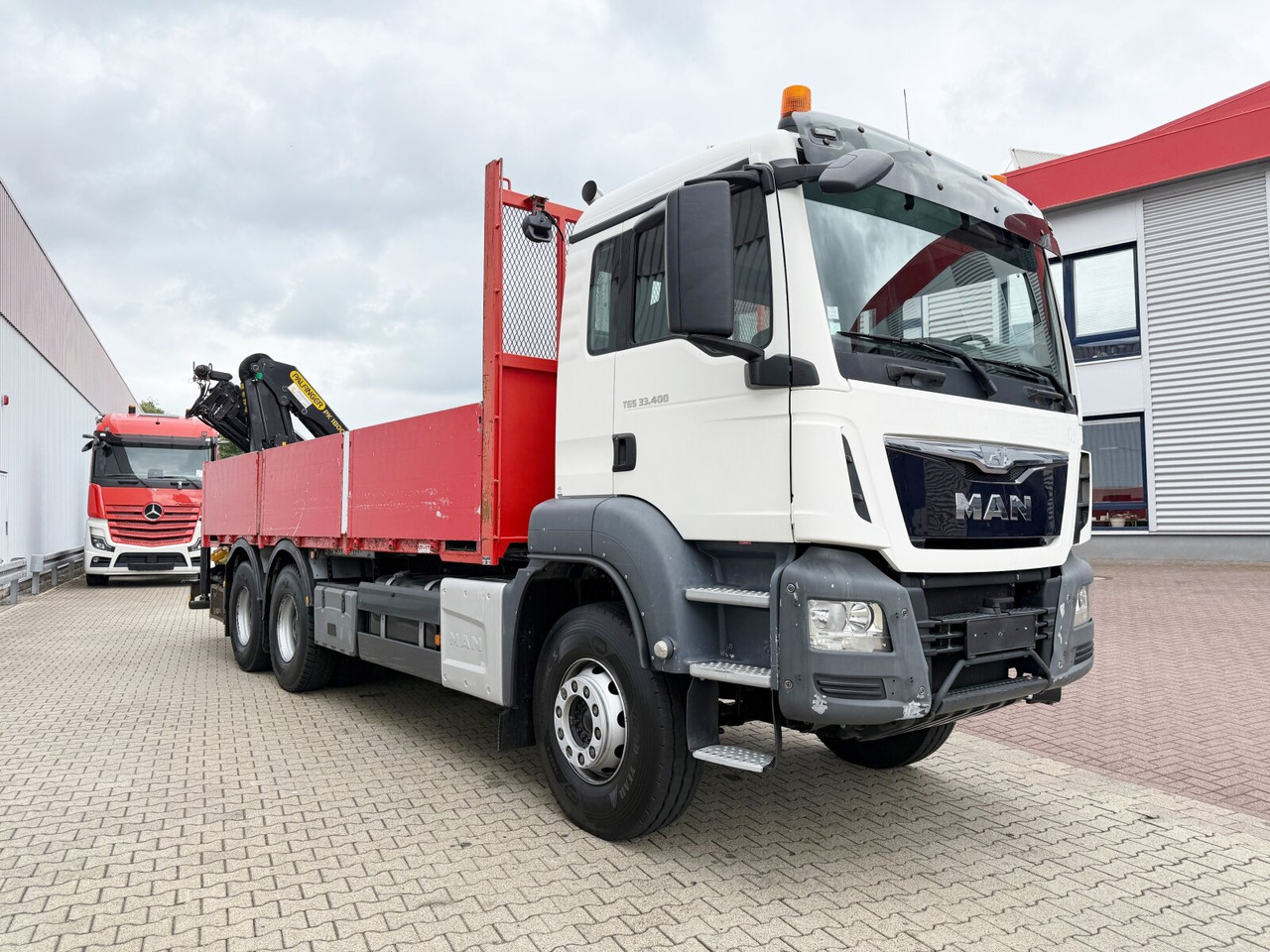 Camion grue, Camion plateau MAN TGS 33.400 6x4 BB TGS 33.400 6x4 BB, Navi, Heckkran PK18002-EH C, Funk: photos 10