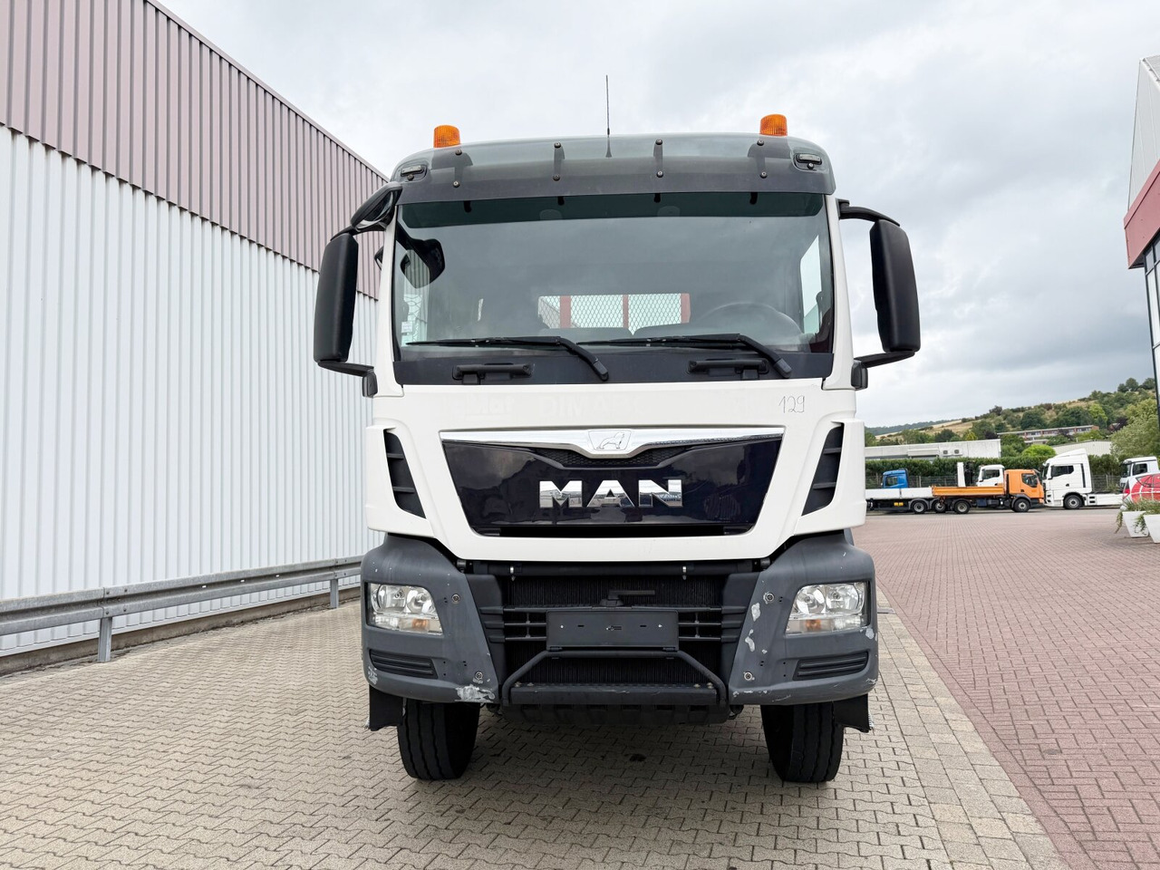 Camion grue, Camion plateau MAN TGS 33.400 6x4 BB TGS 33.400 6x4 BB, Navi, Heckkran PK18002-EH C, Funk: photos 9