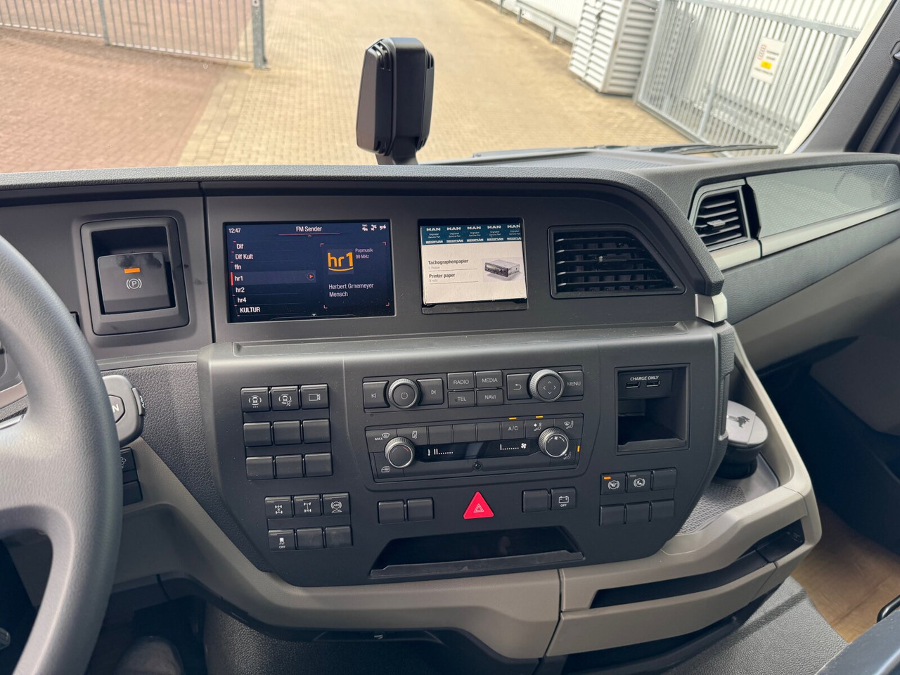 MAN TGS 41.440/480 8x4 BB TGS 41.440/480 8x4 BB, Mulde ca. 16m³ mit hydraulischer Heckklappe, mehrfach VORHANDEN - Châssis cabine: photos 5 MAN TGS 41.440/480 8x4 BB TGS 41.440/480 8x4 BB, Mulde ca. 16m³ mit hydraulischer Heckklappe, mehrfach VORHANDEN - Châssis cabine: photos 5