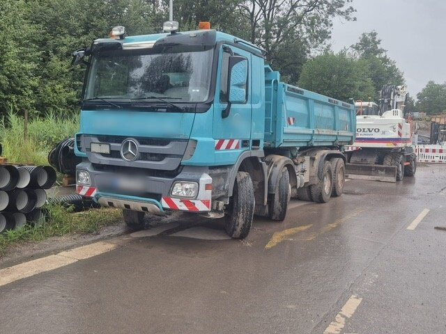 Mercedes-Benz Actros 3241 K 8x4/4 Actros 3241 K 8x4/4, Bordmatik - Camion benne: photos 2 Mercedes-Benz Actros 3241 K 8x4/4 Actros 3241 K 8x4/4, Bordmatik - Camion benne: photos 2