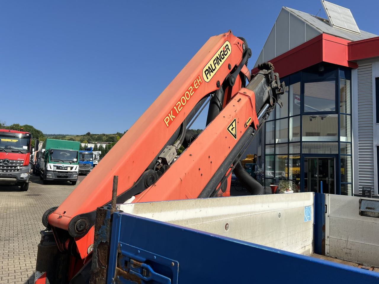 Mercedes-Benz Antos 1836 L 4x2 Antos 1836 L 4x2, Glastransporter, Heckkran Palfinger Pk 12002-EH, Funk - Camion grue: photos 2 Mercedes-Benz Antos 1836 L 4x2 Antos 1836 L 4x2, Glastransporter, Heckkran Palfinger Pk 12002-EH, Funk - Camion grue: photos 2