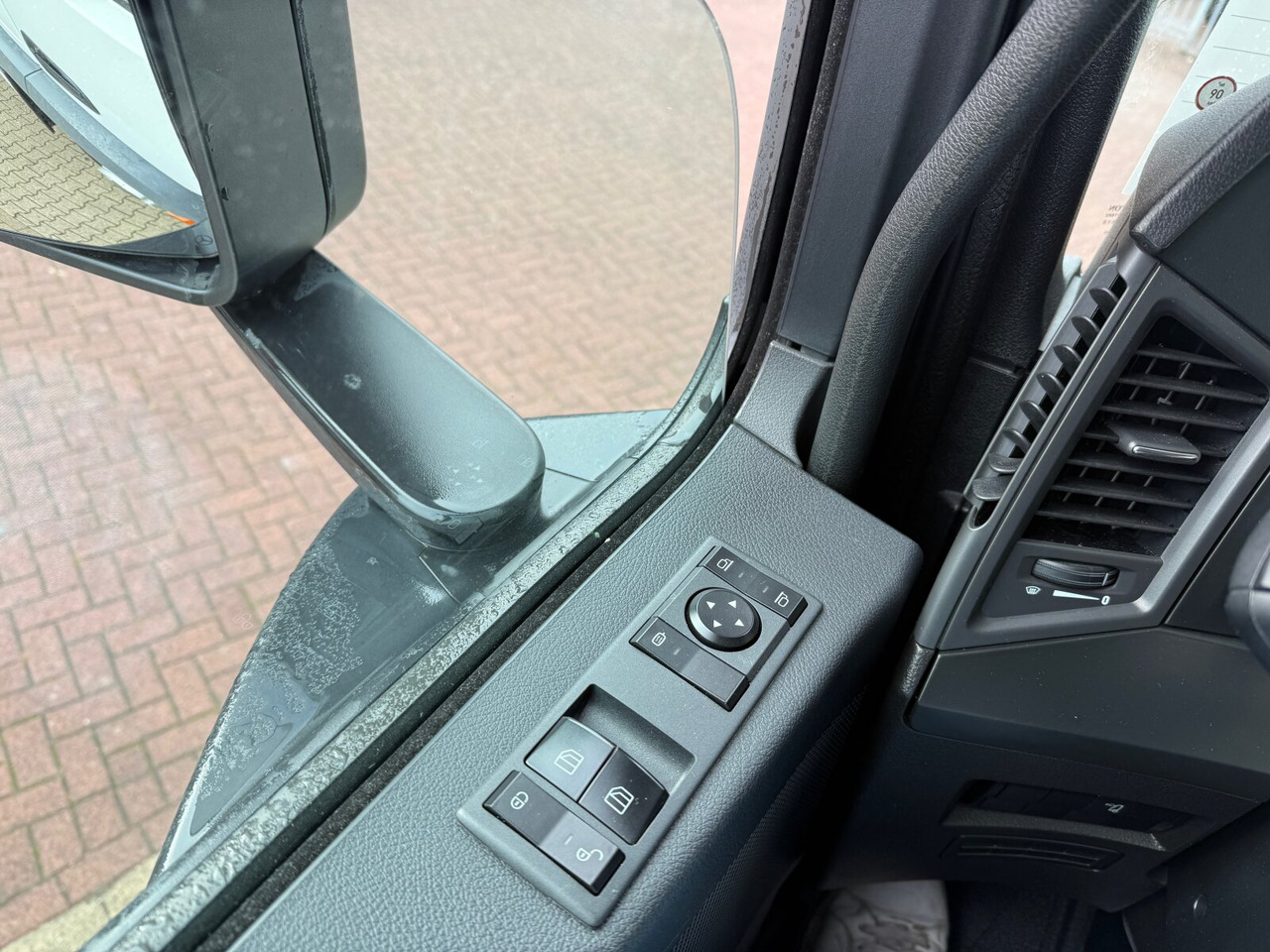 Mercedes-Benz Arocs 1827/30 A 4x4 Arocs 1827/30 A 4x4, Ex-Bundeswehr! - Camion plateau: photos 5 Mercedes-Benz Arocs 1827/30 A 4x4 Arocs 1827/30 A 4x4, Ex-Bundeswehr! - Camion plateau: photos 5