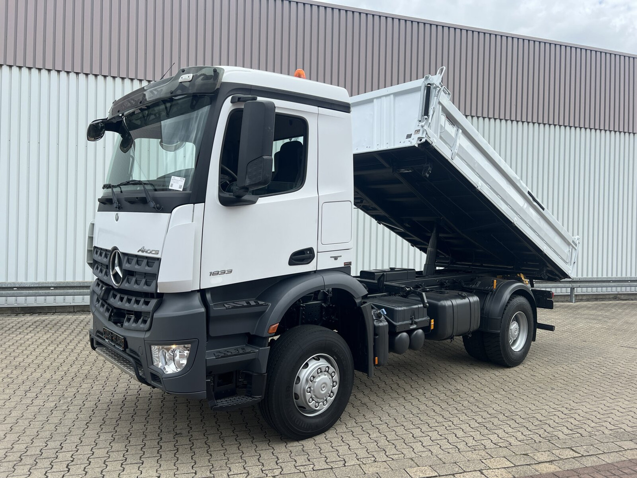 Camion benne Mercedes-Benz Arocs 1833 AK 4x4 Arocs 1833 AK 4x4, Meiller 3-S-Kipper