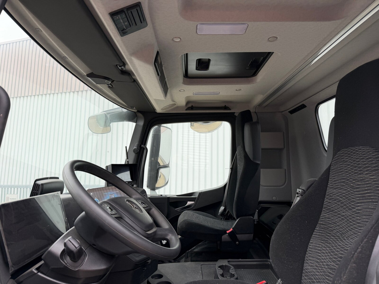 Mercedes-Benz Arocs 1840 K 4x2 Arocs 1840 K 4x2, MultimediaCockpit, 2x Nebenantrieb, NMV & Motorabtrieb - Châssis cabine: photos 2 Mercedes-Benz Arocs 1840 K 4x2 Arocs 1840 K 4x2, MultimediaCockpit, 2x Nebenantrieb, NMV & Motorabtrieb - Châssis cabine: photos 2