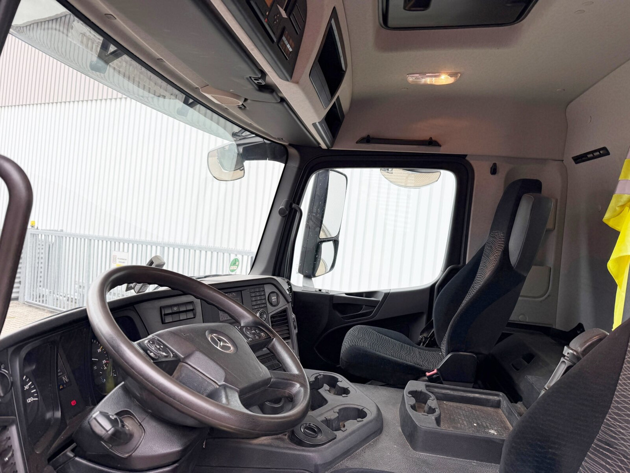 Mercedes-Benz Arocs 1842 AK 4x4 Arocs 1842 AK 4x4 - Camion benne: photos 3 Mercedes-Benz Arocs 1842 AK 4x4 Arocs 1842 AK 4x4 - Camion benne: photos 3