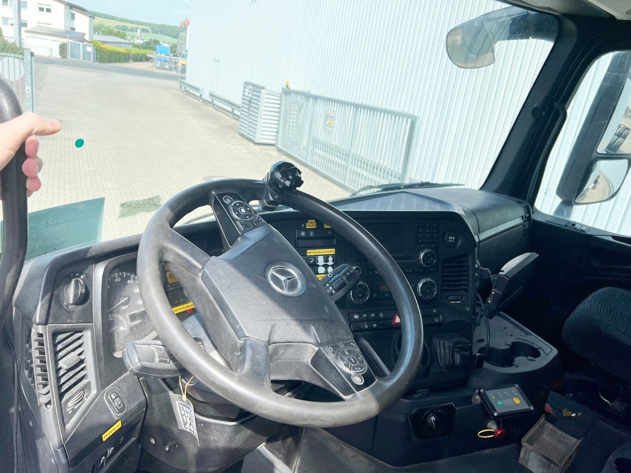 Mercedes-Benz Arocs 2642/45 K 6x4 Arocs 2642/45 K 6x4, Retarder, Motorabtrieb - Châssis cabine: photos 2 Mercedes-Benz Arocs 2642/45 K 6x4 Arocs 2642/45 K 6x4, Retarder, Motorabtrieb - Châssis cabine: photos 2