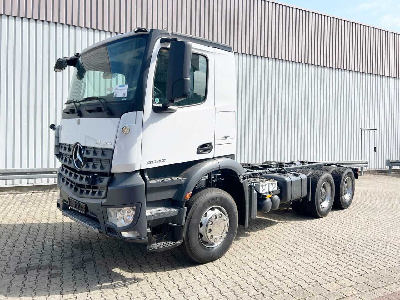 Mercedes-Benz Arocs 2642/45 K 6x4 Arocs 2642/45 K 6x4, Retarder, Motorabtrieb - Châssis cabine: photos 1 Mercedes-Benz Arocs 2642/45 K 6x4 Arocs 2642/45 K 6x4, Retarder, Motorabtrieb - Châssis cabine: photos 1
