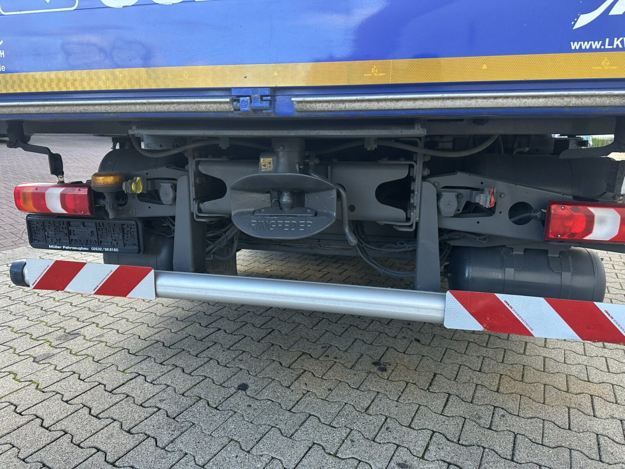 Mercedes-Benz Arocs 3245 L 8x2/6 Arocs 3245 L 8x2/6, Kran Fassi F 545 RA 2.26 XE, Jib, Funk, 29,7 m - 400 kg - Camion grue, Camion plateau: photos 5 Mercedes-Benz Arocs 3245 L 8x2/6 Arocs 3245 L 8x2/6, Kran Fassi F 545 RA 2.26 XE, Jib, Funk, 29,7 m - 400 kg - Camion grue, Camion plateau: photos 5