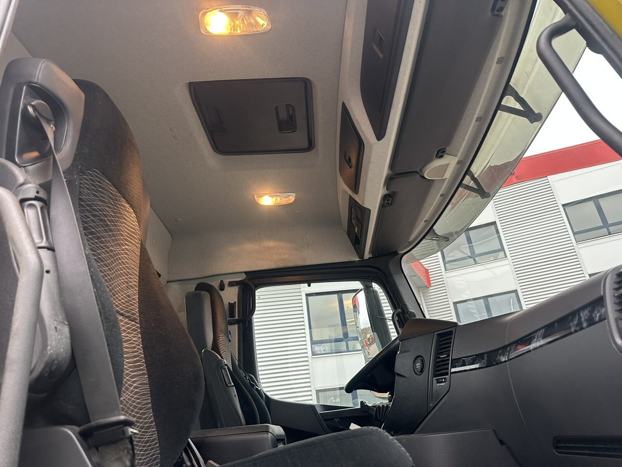 Mercedes-Benz Arocs 3363 K 6x4 Arocs 3363 K 6x4, Grounder, Turbo-Retarder-Kupplung, Bordmatik - Camion benne: photos 5 Mercedes-Benz Arocs 3363 K 6x4 Arocs 3363 K 6x4, Grounder, Turbo-Retarder-Kupplung, Bordmatik - Camion benne: photos 5