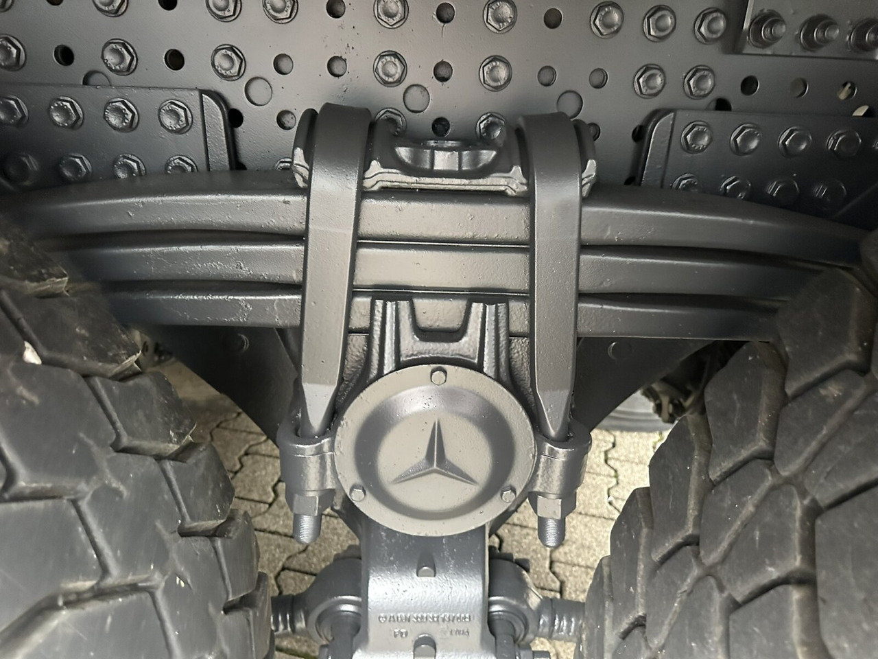 Mercedes-Benz Arocs 3363 K 6x4 Arocs 3363 K 6x4, Grounder, Turbo-Retarder-Kupplung, Bordmatik - Camion benne: photos 4 Mercedes-Benz Arocs 3363 K 6x4 Arocs 3363 K 6x4, Grounder, Turbo-Retarder-Kupplung, Bordmatik - Camion benne: photos 4