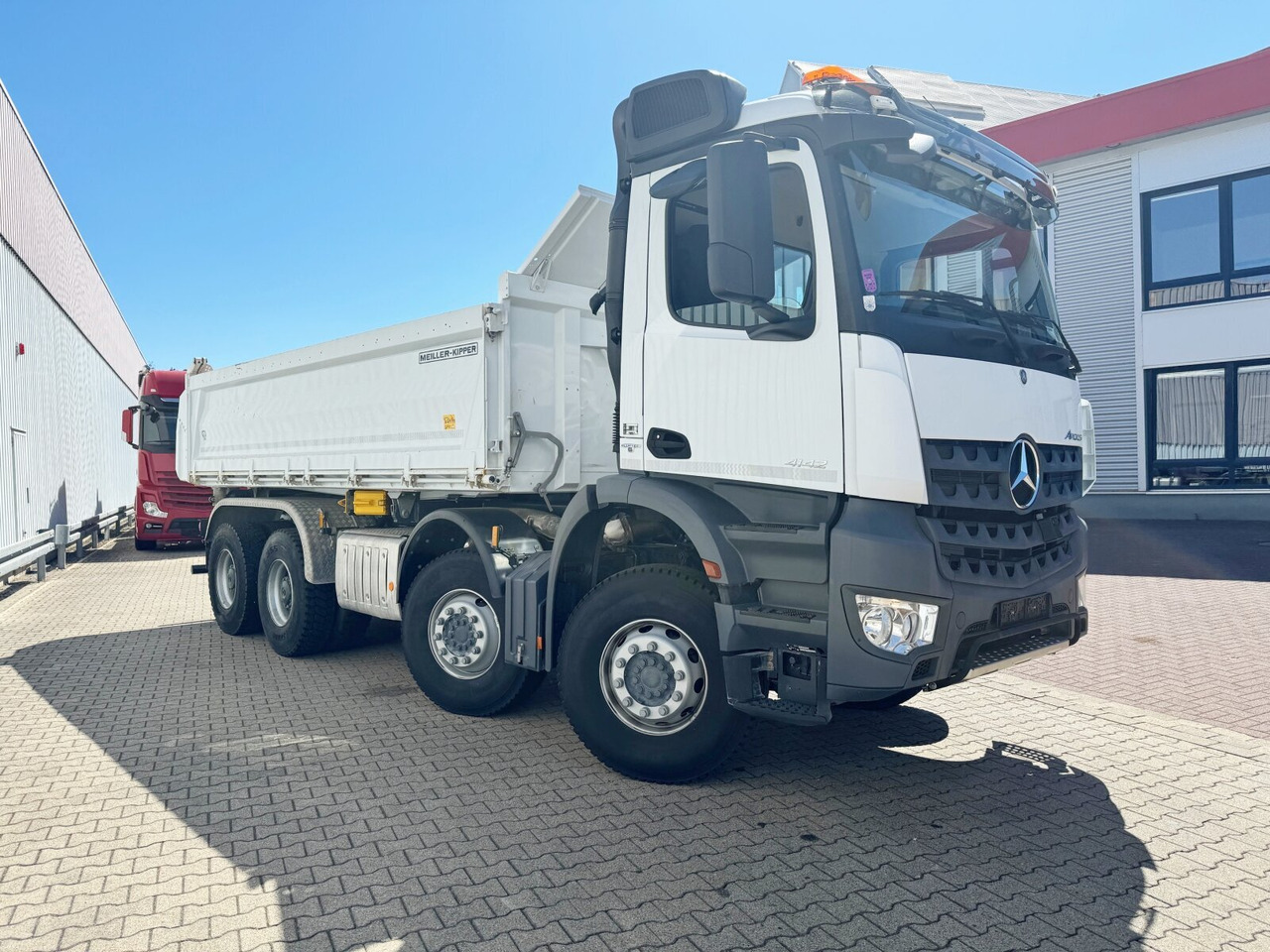 Mercedes-Benz Arocs 4142 K 8x4/4 Arocs 4142/45 K 8x4/4, Meiller Bordmatik links - Camion benne: photos 3 Mercedes-Benz Arocs 4142 K 8x4/4 Arocs 4142/45 K 8x4/4, Meiller Bordmatik links - Camion benne: photos 3