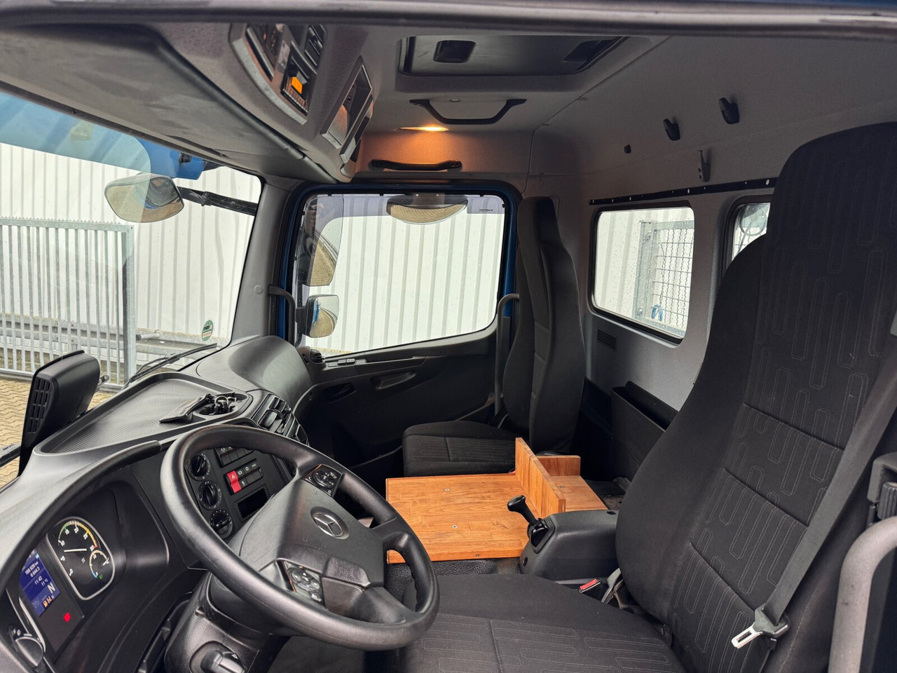 Mercedes-Benz Atego 1023 K 4x2 Atego 1023 K 4x2, 2x AHK - Camion benne: photos 2 Mercedes-Benz Atego 1023 K 4x2 Atego 1023 K 4x2, 2x AHK - Camion benne: photos 2