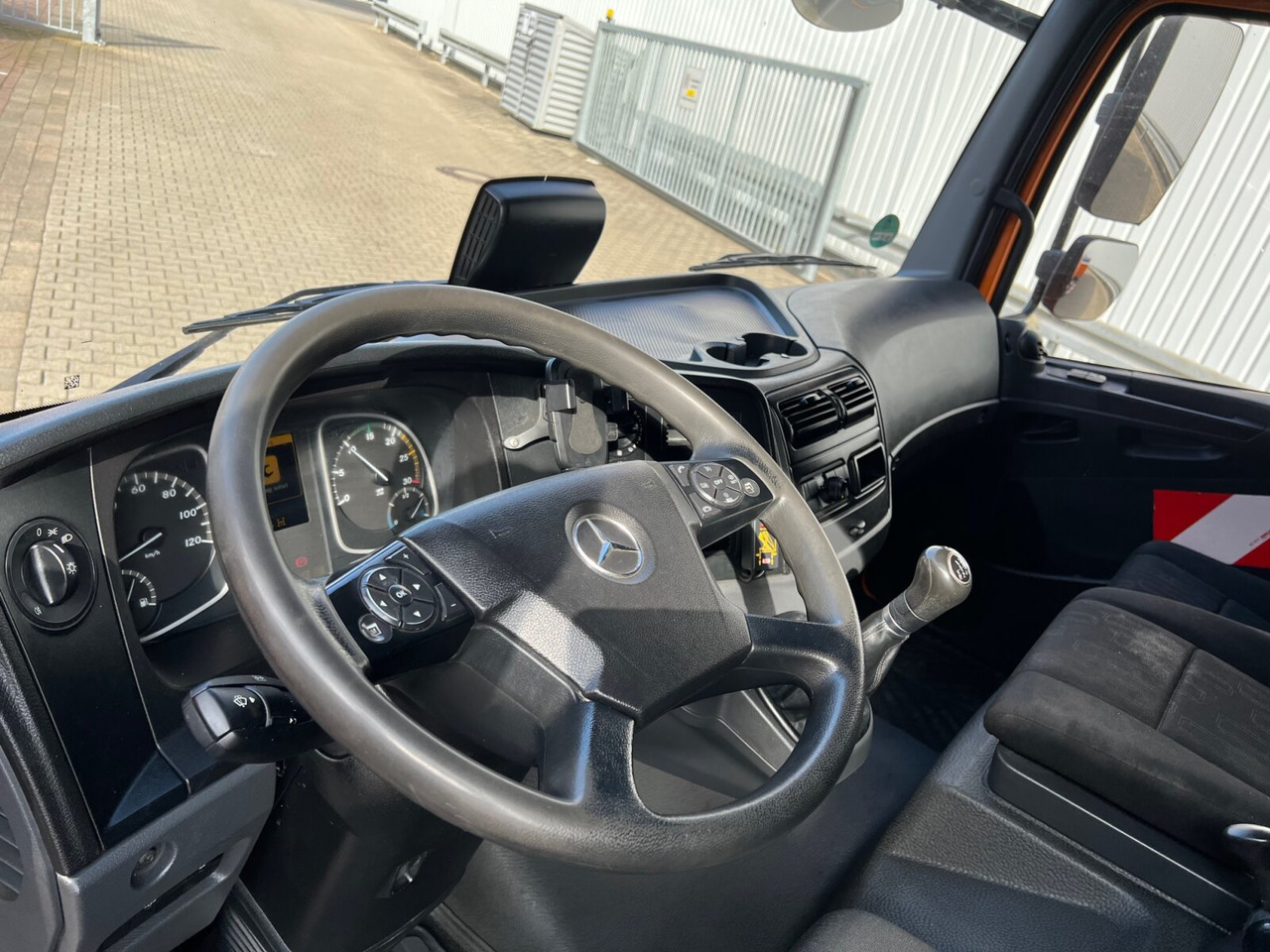 Mercedes-Benz Atego 1023 L 4x2 Atego 1023 L 4x2 mit Kran Fassi F85B.0.21 - Camion grue, Camion plateau: photos 5 Mercedes-Benz Atego 1023 L 4x2 Atego 1023 L 4x2 mit Kran Fassi F85B.0.21 - Camion grue, Camion plateau: photos 5