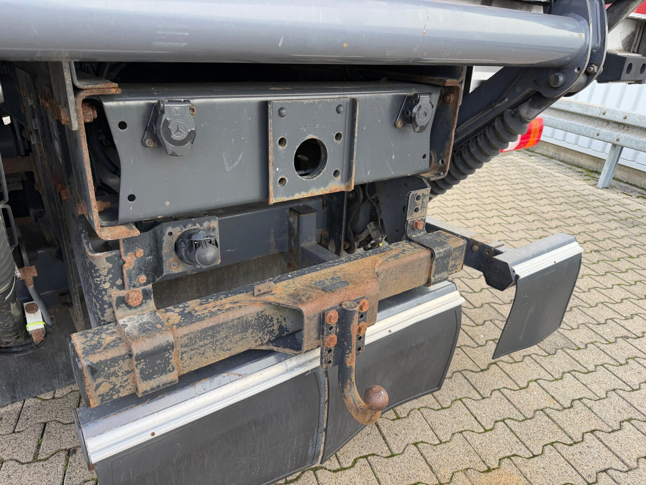 Mercedes-Benz Atego 1330 4x4 Atego 1330 4x4, Iso-Koffer mit Heizung, LBW - Camion fourgon: photos 4 Mercedes-Benz Atego 1330 4x4 Atego 1330 4x4, Iso-Koffer mit Heizung, LBW - Camion fourgon: photos 4