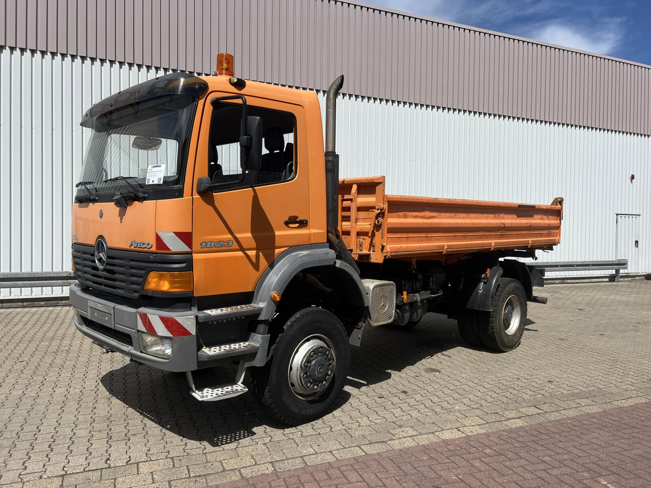 Mercedes-Benz Atego 1823 AK 4x4 Atego 1823 AK 4x4 - Camion benne: photos 1 Mercedes-Benz Atego 1823 AK 4x4 Atego 1823 AK 4x4 - Camion benne: photos 1