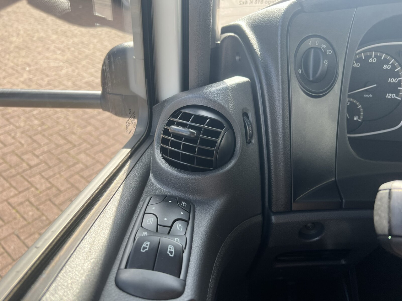 Châssis cabine Mercedes-Benz Atego 818 K 4x2 Atego 818 K 4x2, 2x AHK, 5x VORHANDEN!: photos 5