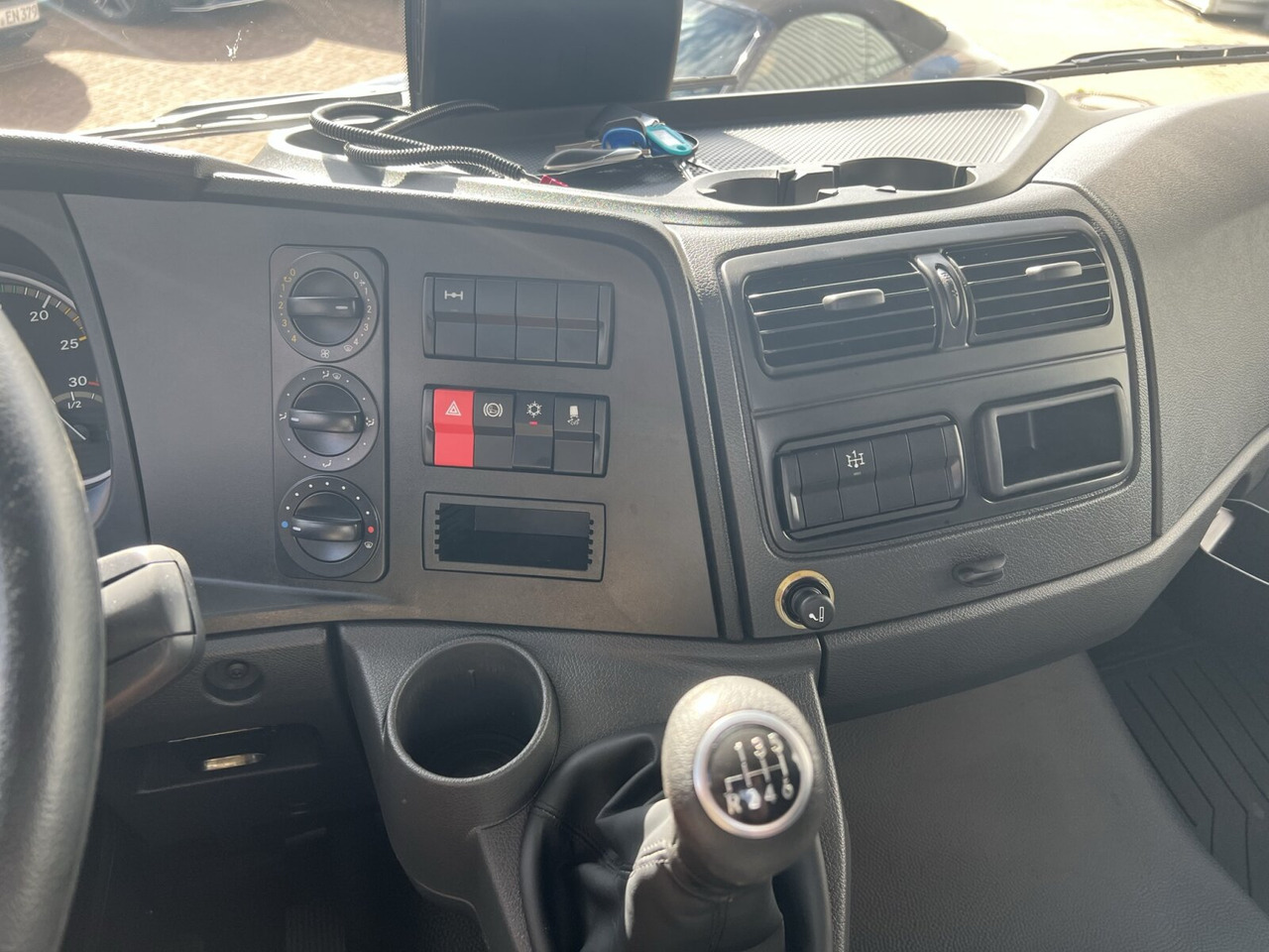 Châssis cabine Mercedes-Benz Atego 818 K 4x2 Atego 818 K 4x2, 2x AHK, 5x VORHANDEN!: photos 7