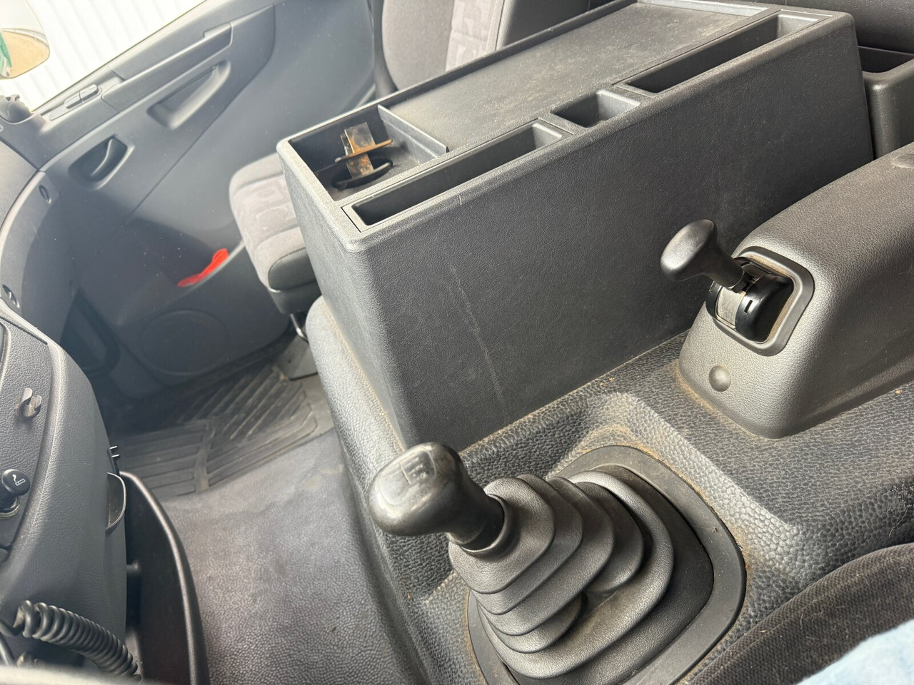 Mercedes-Benz Atego 818 L 4x2 Atego 818 L 4x2, Getränkekoffer, 2x AHK en leasing occasion Mercedes-Benz Atego 818 L 4x2 Atego 818 L 4x2, Getränkekoffer, 2x AHK: photos 6 Mercedes-Benz Atego 818 L 4x2 Atego 818 L 4x2, Getränkekoffer, 2x AHK en leasing occasion Mercedes-Benz Atego 818 L 4x2 Atego 818 L 4x2, Getränkekoffer, 2x AHK: photos 6