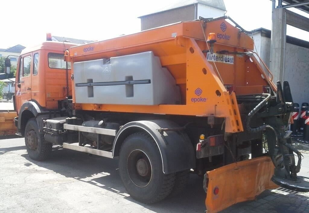 Mercedes-Benz NG 1928 A 4x4 NG 1928 A 4x4, V8-Motor, Winterdienstaustattung - Châssis cabine: photos 4 Mercedes-Benz NG 1928 A 4x4 NG 1928 A 4x4, V8-Motor, Winterdienstaustattung - Châssis cabine: photos 4