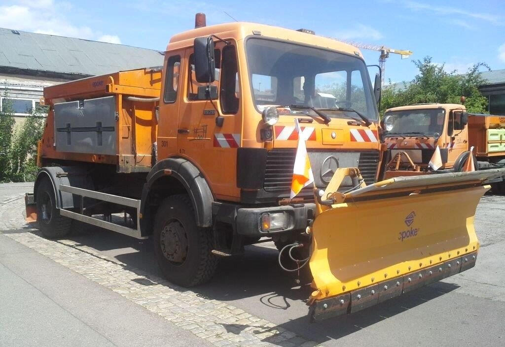 Mercedes-Benz NG 1928 A 4x4 NG 1928 A 4x4, V8-Motor, Winterdienstaustattung - Châssis cabine: photos 2 Mercedes-Benz NG 1928 A 4x4 NG 1928 A 4x4, V8-Motor, Winterdienstaustattung - Châssis cabine: photos 2