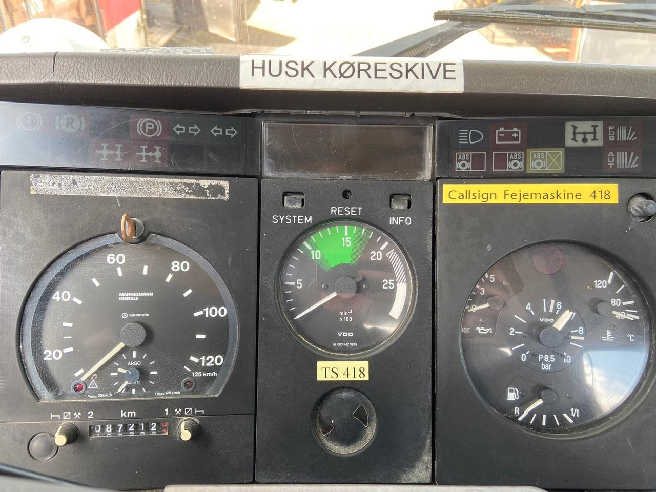 Mercedes-Benz SK II 2631 6x4 SK II 2631 6x4, Winterdienstausstattung - Camion ampliroll: photos 4 Mercedes-Benz SK II 2631 6x4 SK II 2631 6x4, Winterdienstausstattung - Camion ampliroll: photos 4