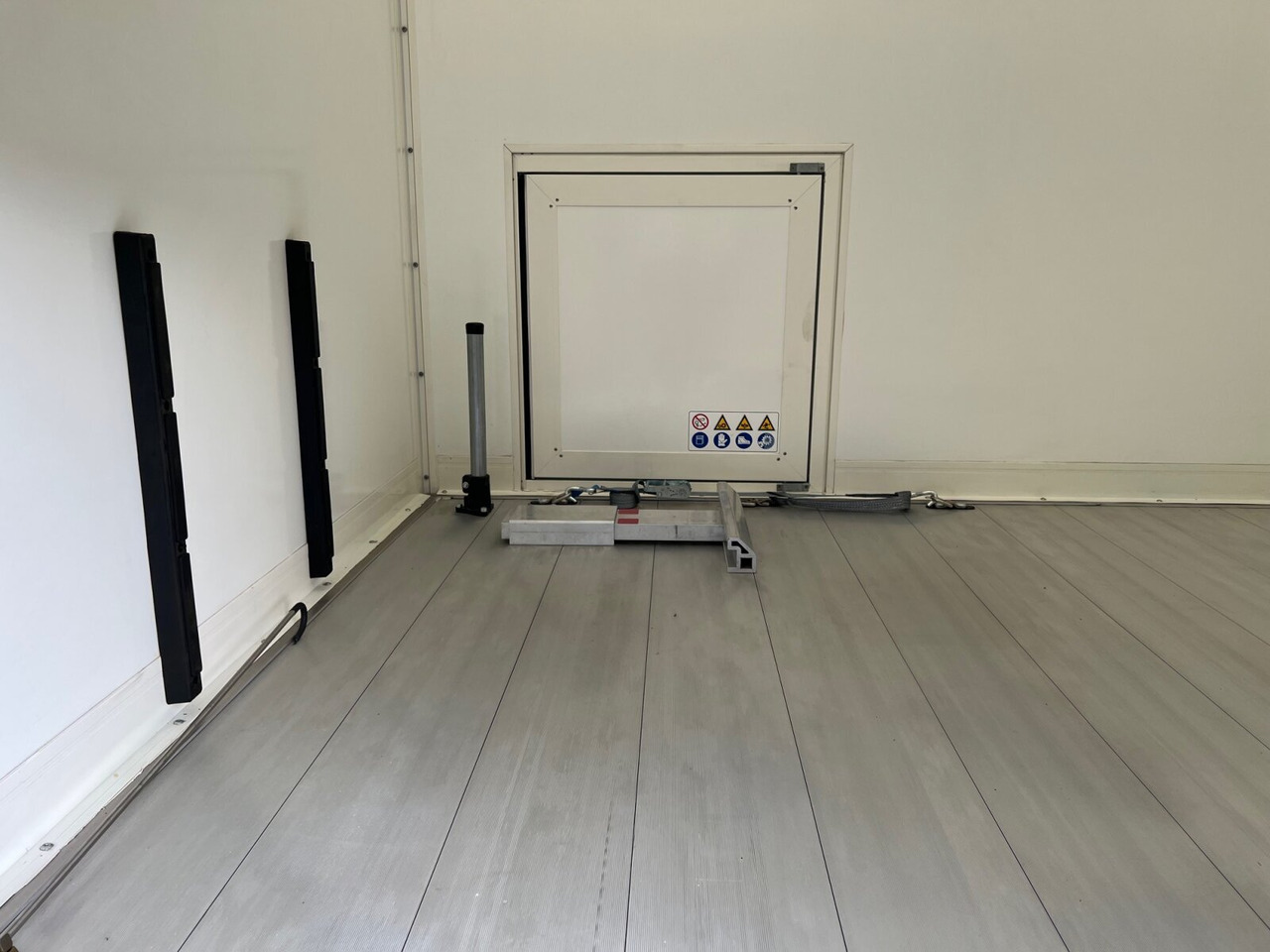 Mercedes-Benz Sprinter 516 FG 4x2 Sprinter 516 FG 4x2, MBUX, Autotransporter Comear - Fourgon utilitaire: photos 3 Mercedes-Benz Sprinter 516 FG 4x2 Sprinter 516 FG 4x2, MBUX, Autotransporter Comear - Fourgon utilitaire: photos 3