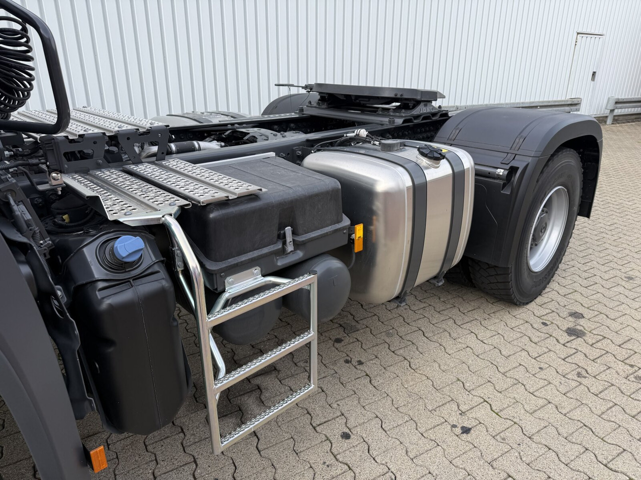 Mercedes-Benz Arocs 1853 AS 4x4 Arocs 1853 AS 4x4, Retarder, MultimediaCockpit, Navi - Tracteur routier: photos 2 Mercedes-Benz Arocs 1853 AS 4x4 Arocs 1853 AS 4x4, Retarder, MultimediaCockpit, Navi - Tracteur routier: photos 2