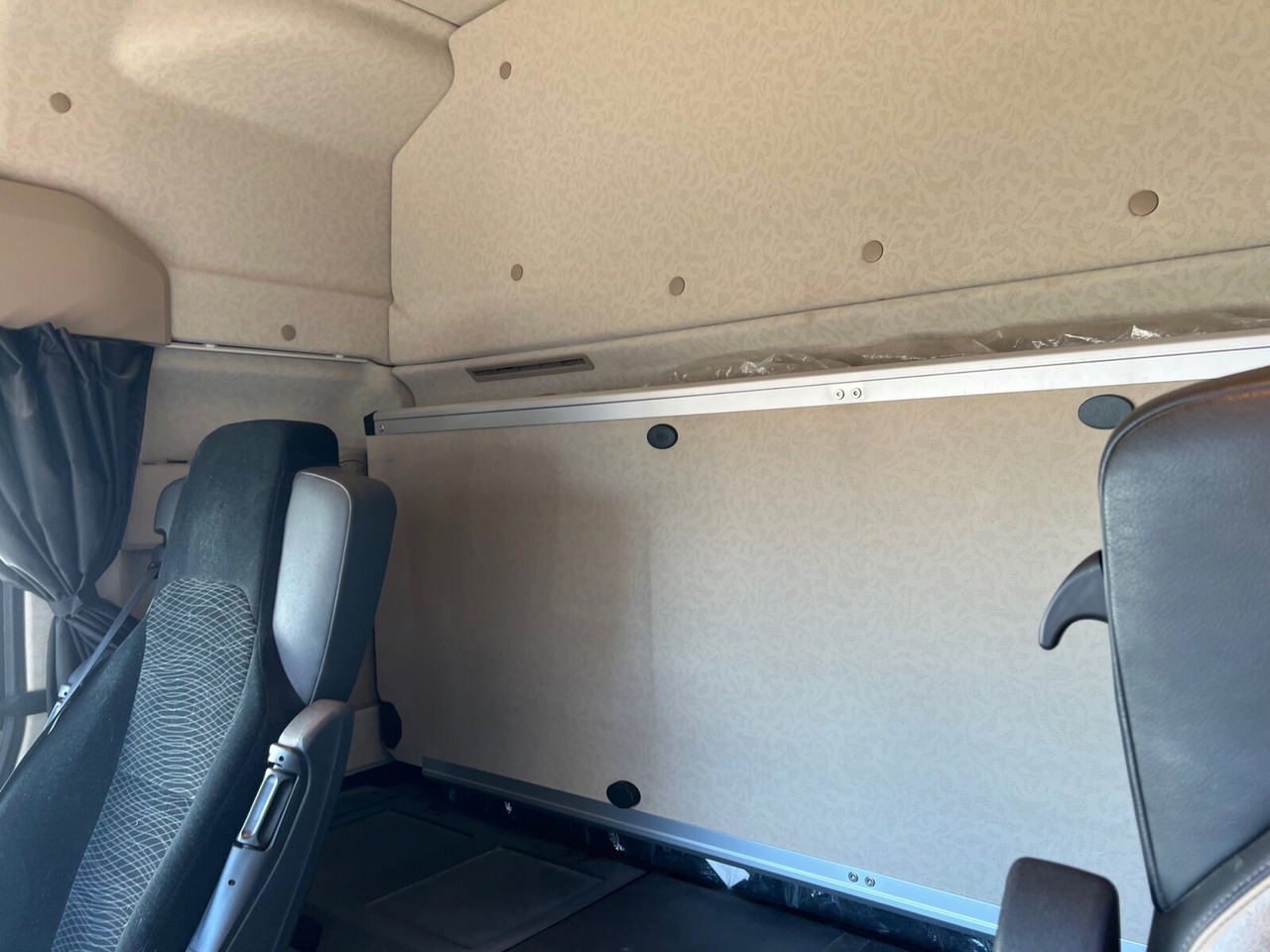 Mercedes-Benz Arocs 3358 LS 6x4 Arocs 3358 LS 6x4, Retarder, StreamSpace, Bi-Xenon, Hydraulik - Tracteur routier: photos 5 Mercedes-Benz Arocs 3358 LS 6x4 Arocs 3358 LS 6x4, Retarder, StreamSpace, Bi-Xenon, Hydraulik - Tracteur routier: photos 5