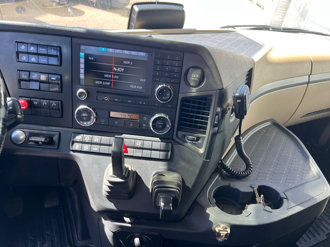 Mercedes-Benz Arocs 3358 LS 6x4 Arocs 3358 LS 6x4, Retarder, StreamSpace, Bi-Xenon, Hydraulik - Tracteur routier: photos 4 Mercedes-Benz Arocs 3358 LS 6x4 Arocs 3358 LS 6x4, Retarder, StreamSpace, Bi-Xenon, Hydraulik - Tracteur routier: photos 4