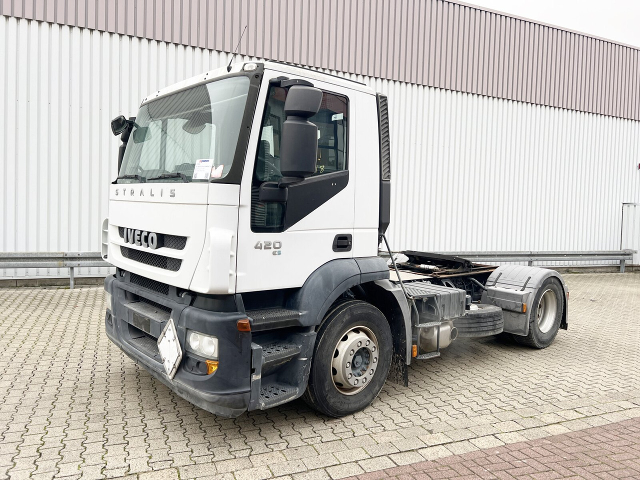 Stralis AD440S42T/P 4x2 Stralis AD440X42T/P 4x2, Ex- - Tracteur routier: photos 1 Stralis AD440S42T/P 4x2 Stralis AD440X42T/P 4x2, Ex- - Tracteur routier: photos 1