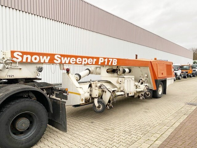 Snow Sweeper P17B Snow Sweeper P17B, V8-Motor, Kehrblasgerät, 4x Vorhanden! - Véhicule de voirie/ Spécial, Camion: photos 1 Snow Sweeper P17B Snow Sweeper P17B, V8-Motor, Kehrblasgerät, 4x Vorhanden! - Véhicule de voirie/ Spécial, Camion: photos 1