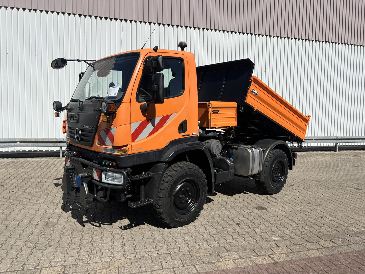 Unimog U 20 U405/70 4x4 U 20 U405/70 4x4, Kipper, Winterdienstplatte - Véhicule utilitaire: photos 1 Unimog U 20 U405/70 4x4 U 20 U405/70 4x4, Kipper, Winterdienstplatte - Véhicule utilitaire: photos 1
