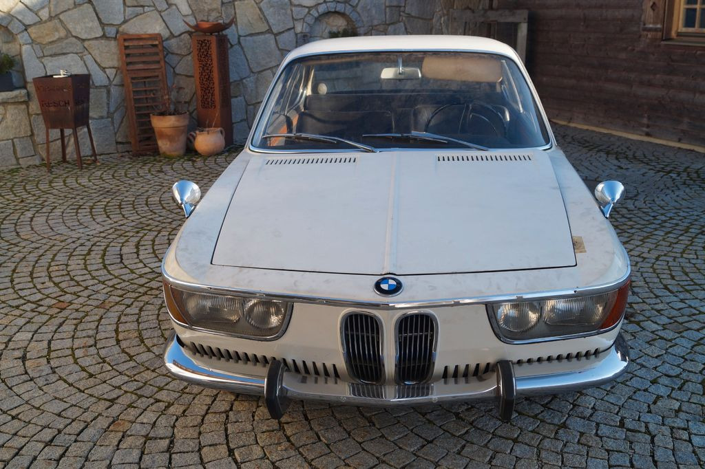 Voiture BMW 2000 CS: photos 6