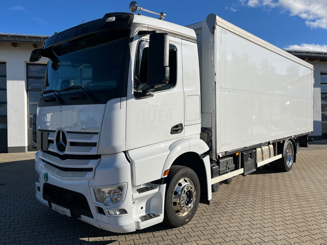 Mercedes-Benz Antos 1836 Klappwand Getränkekoffer beheizt - Camion pour le transport de boissons: photos 1 Mercedes-Benz Antos 1836 Klappwand Getränkekoffer beheizt - Camion pour le transport de boissons: photos 1