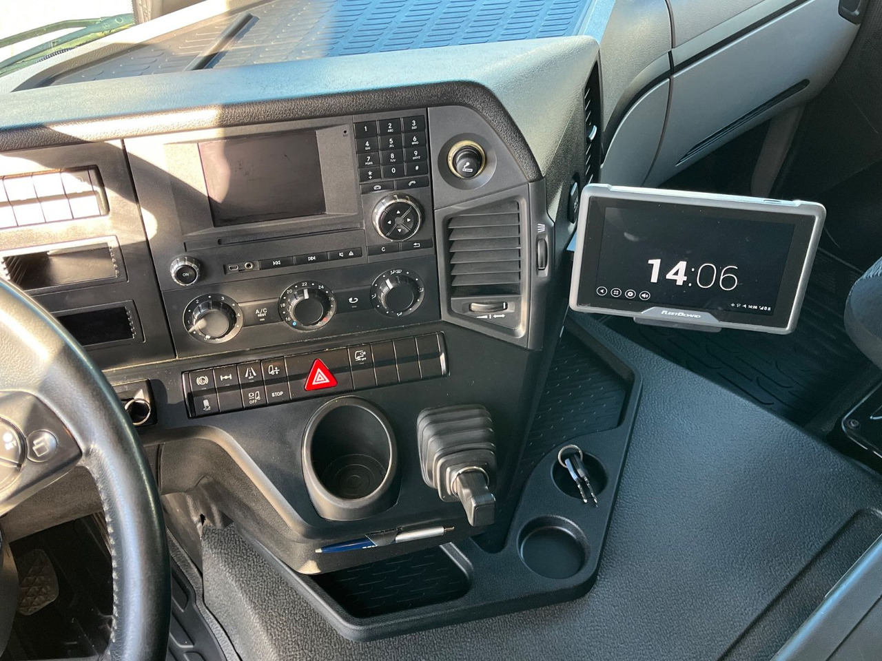 Camion pour le transport de boissons Mercedes-Benz Antos 1836 Klappwand Getränkekoffer beheizt: photos 36