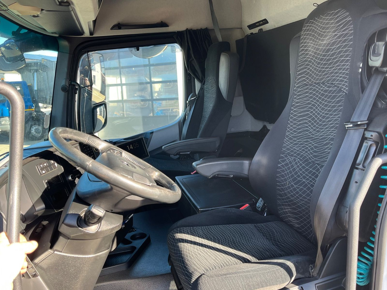 Camion pour le transport de boissons Mercedes-Benz Antos 1836 Klappwand Getränkekoffer beheizt: photos 34