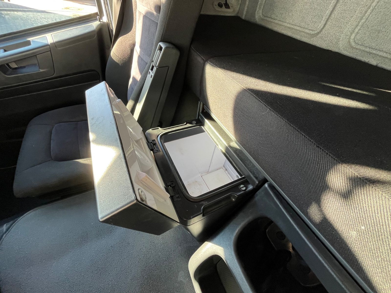 Camion pour le transport de boissons Mercedes-Benz Antos 1836 Klappwand Getränkekoffer beheizt: photos 31