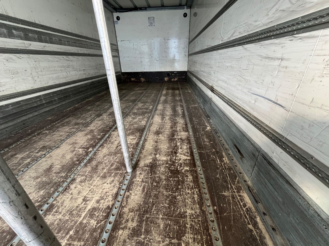 Camion pour le transport de boissons Mercedes-Benz Antos 1836 Klappwand Getränkekoffer beheizt: photos 16