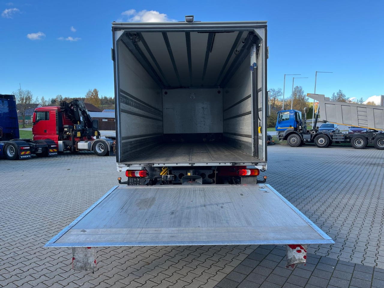 Camion pour le transport de boissons Mercedes-Benz Antos 1836 Klappwand Getränkekoffer beheizt: photos 14